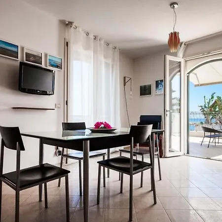Socrate Apartmán Torre Santa Sabina